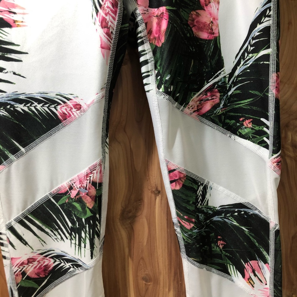 Fabletics- Gaviota Mesh- Tropical White - Picture 4 of 13